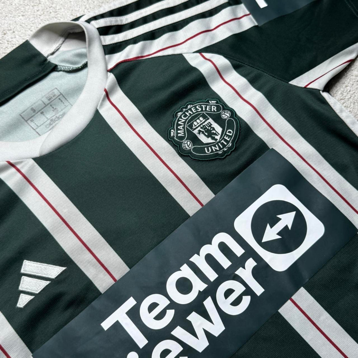 Manchester United 2023/2024 Away Jersey (Size: Small)
